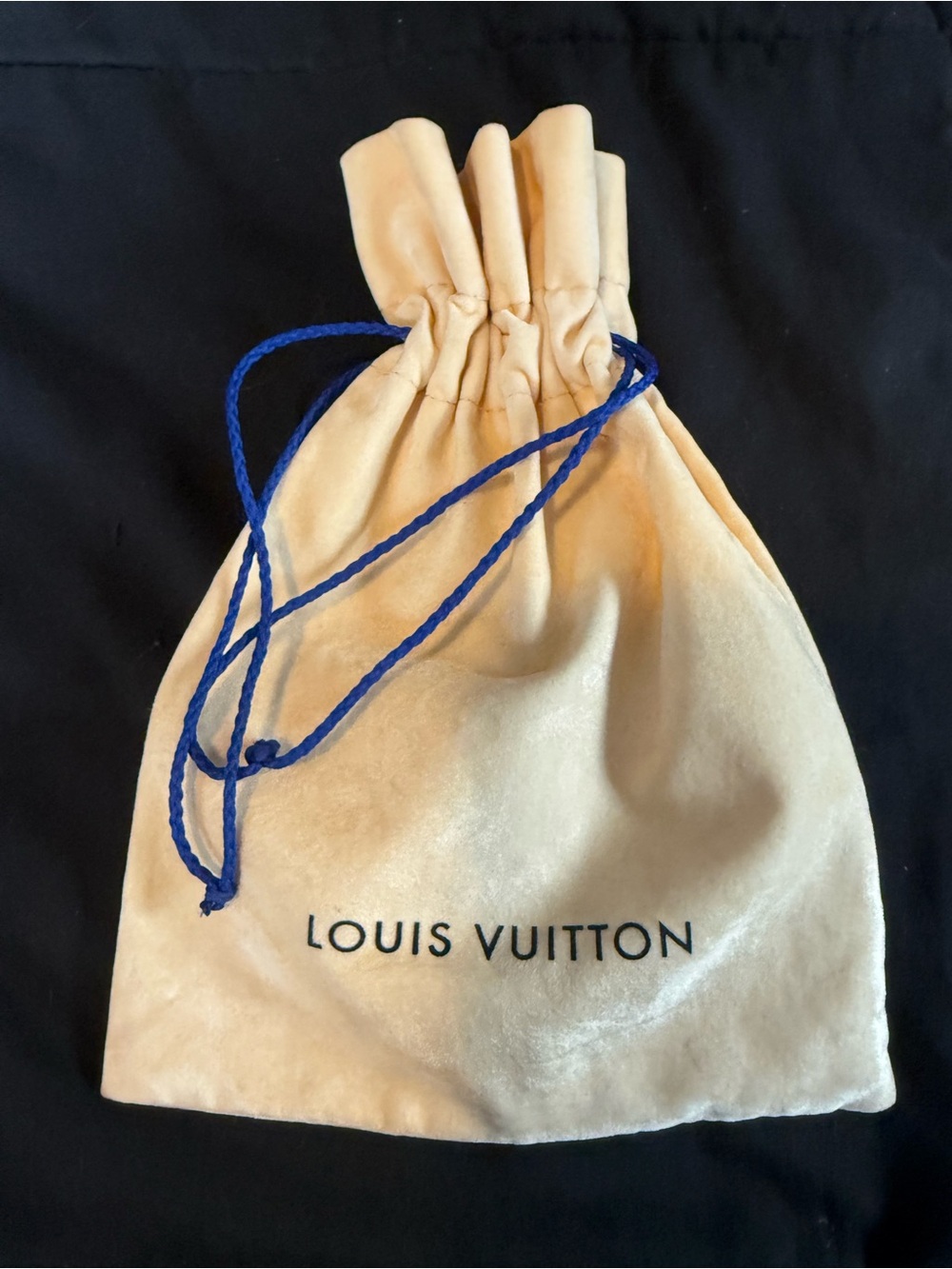 ❤️Louis Vuitton Cream Velvet Drawstring Pouch with Blue Cord